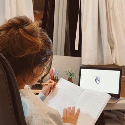 camistudiess's profile picture. 29 | estudando para medicina enem | tentando conciliar estudo e trabalho 🥺