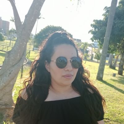 oly_cintia's profile picture. 26 anos... mamãe do Miguel de 3 aninhos e da Heloisa de 1 aninho!  Apaixonada pelo papai e pela Família q construímos.. haaa sou libriana 😜