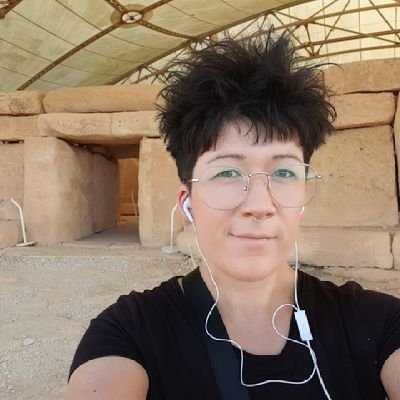 Early career archaeologist ⛏️ PhD candidate at University of Melbourne🏺 Obsessed with scripts, tablets and sealings 📜 (she/they)