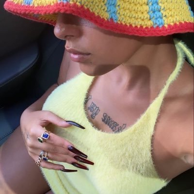 #Iam Critic wondergirl god #astrokid lover of #art and #melanin #spoiledaf #Godsbaby #eatyourvegetables