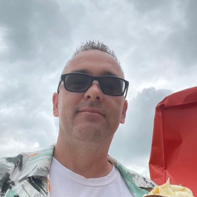 szenekind1's profile picture. Schwenker vom Dienst, Ur-Pils Trinker, leidenschaftlicher Whisky Trinker und manchmal auch ne Zigarre wenn’s passt