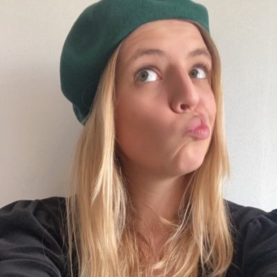 Chargée de projet communication IRL 💻 • #Féministe en herbe, #blogueuse en carton, sportive & fan de podcasts inspirants.