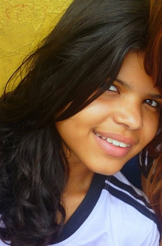 nome:mayra limaa 14 anos,apaixonada pelo luan santana ,naum suporto que alguém fale mal delee....