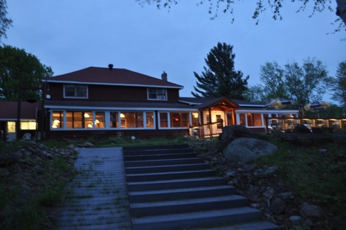 Red Umbrella Inn & Cottages in the beautiful Haliburton Highlands - A pet friendly, family oriented 4 season resort.