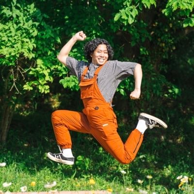 🧚🏼‍♂️いいから一緒に踊りましょう🧚🏼‍♂️ ケイダッシュステージ所属のトリオ「ドナタ」でコントをしています！芸歴２年目／恵比寿A10バーテンダー／英語がめちゃくちゃ話せます／音楽がすごい好きです