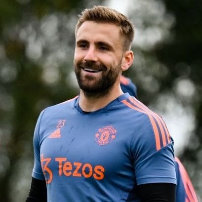 Real Madrid ⚪👑
Manchester United 🔴👑
Cristiano 🐐
Luke Shaw 💫
Dani Carvajal 🌟
Azzuri 💙
🇮🇹 🇮🇳