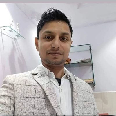 zakihusain18's profile picture. Happy friend