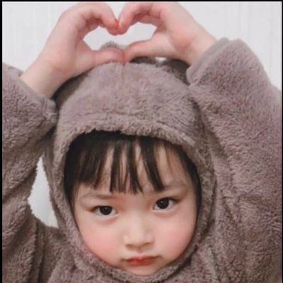 into_aviannarye's profile picture. :)