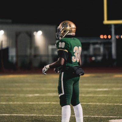 Class of 2024 | 🏈Football, ATH | 🏀 Basketball Wing/ Forward 2-4 | Student-athlete 😀 6’3 190| Moreau Catholic high school ⚓️| e-mail: jadonredd4@gmail.com