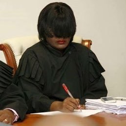 escritorzineo's profile picture. bookstan author📝📕🎶❤️