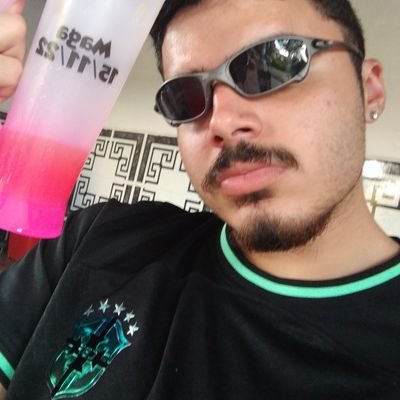 Henriqu11946446's profile picture. 