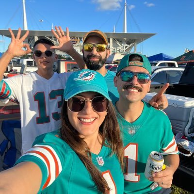 I’m the guy with the 👨🏻; Financial/ Miami Dolphins/ Fantasy 🏈 Nerd 🥸 Tua Believer #HeisH1M