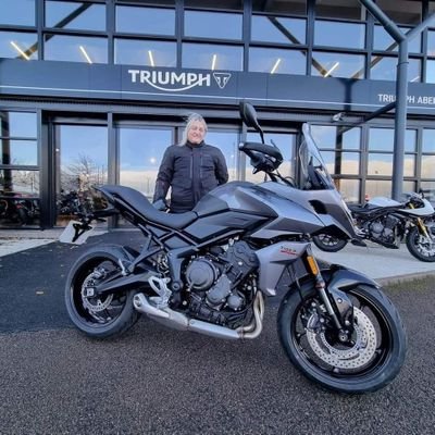 Mum, daughter, sister. I'm a biker, car enthusiast, football loving rock chick