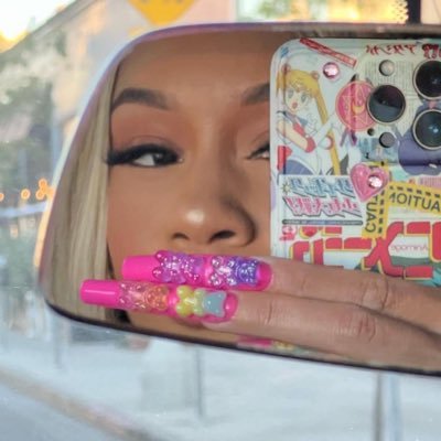 ❄️Grammy nominated rapper, Saweetie❄️ Icy Room ❄️ Commentary ❄️ Fan Account ❄️