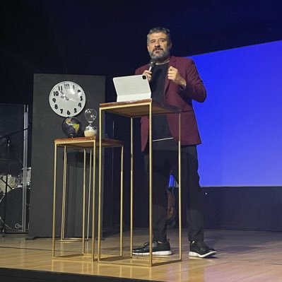 Estebanmtzmt's profile picture. 
