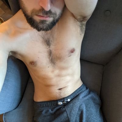 Bi guy 27. Let's have some fun here ☺️
NSFW 🔞
DM me for a chat 😉