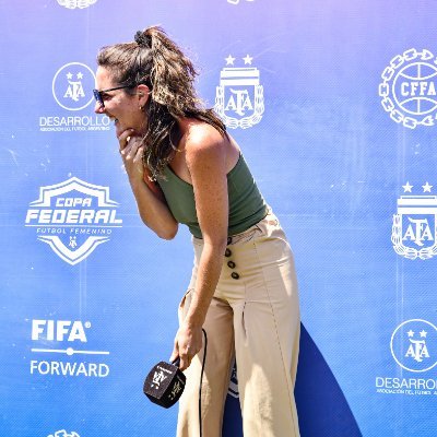 Comentarista🎙
Periodista ⚽️
Conductora 🎥
Fútbol femenino 🫂
Transmisiones por streaming 📹