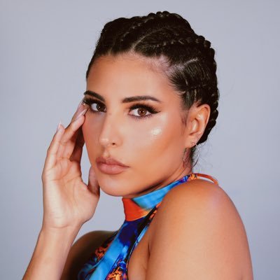 iamevadavis's profile picture. 