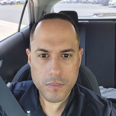 Joy_calo's profile picture. Tantos juguetes en el mundo, la gente prefiere jugar con los sentimientos!!