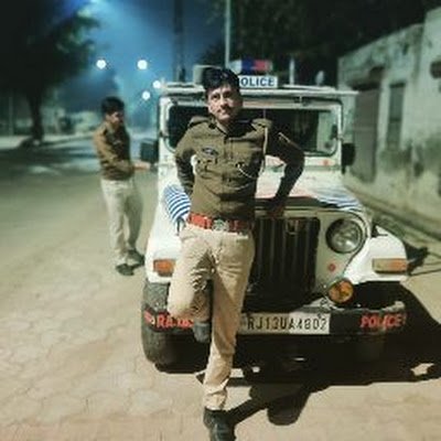 godara_police's profile picture. 🔥🙏जसनाथी🙏🔥      #सिर्फ समुद्र की बात नहीं..यहां हर शख्स की गहराई मे एक खारापन है ..साहब