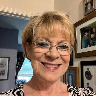 Foxyferchak's profile picture. 