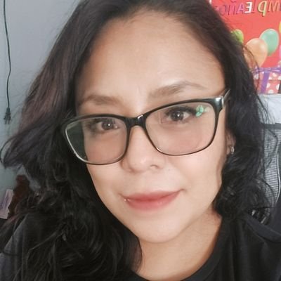 ZVKaren89's profile picture. 🖤