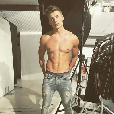 AlexRoy94146144's profile picture. 