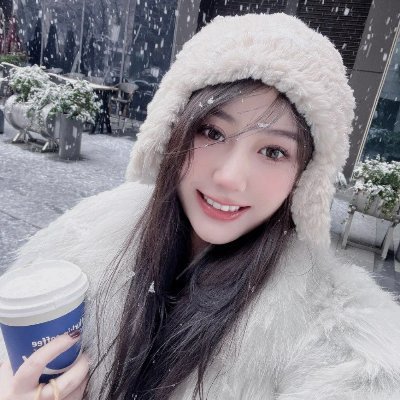 ⚡️⚡️⚡️
I am the lively and lovely Chinese girl 🇨🇳
I love ✈️ travel 🐶 pets 🍰 desserts 🎧 music 🎈🎈🎈
Love life and love myself 👸
Settled inUSA 🇺🇸