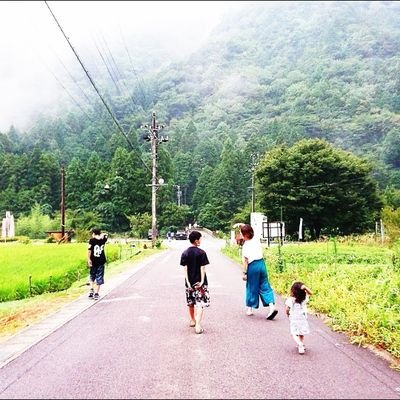 思いついた時が始める時!
夫婦共用アカウントです。
#目指せ365日毎日3ツイート
#目指せフォロワー1万人
#無言フォロー歓迎
#相互100
#30代の会社員
#子供3人
#ガジェット好き
#家電好き
#アウトドア好き
#投資好き