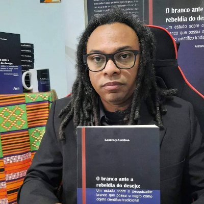Historiador e escritor brasileiro. É também pesquisador-docente universitário (UNILAB). Suas principais áreas de interesse são literatura e relações raciais.