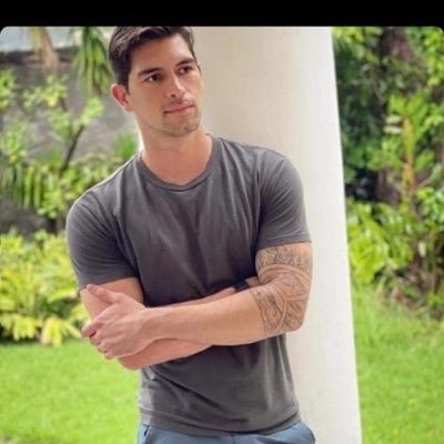 Hernandezan6117's profile picture. I enjoy kissing and cuddling tight