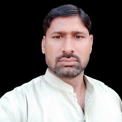 ساری دنیا سے لڑ کر تمہیں اپنا بنایا تھا
پر تم نکلے وہی جو دنیا نے بتایا تھا۔