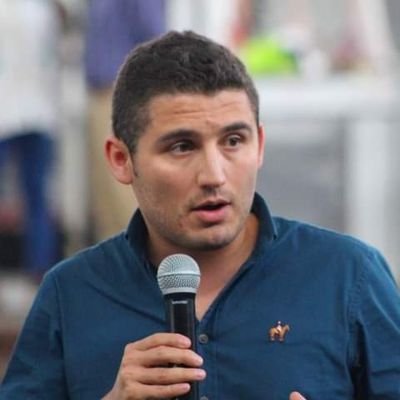 Abogado urbanista. Servidor Público. Católico. Ser Político. Taurino. Hincha del Once Caldas, Real Madrid y River. Para mi generación de una derecha sensata