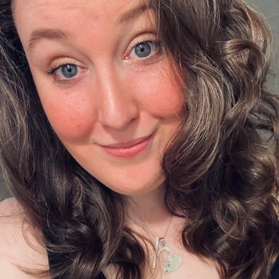 soulcraving's profile picture. She/Her | 🇨🇦🇬🇧🏳️‍🌈| Graphic Designer @cjpbdesigns | Photographer | Creative Writer @wordsofSC | Author @jcrochford