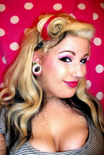 shelbywiborn's profile picture. I know my destiny's such, that I must stocking and curl.
So everybody thinks that I'm a fucking suicide girl!
-Emilie Autumn