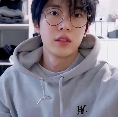 specsdoie's profile picture. she/her • 20+ • rpf ✍️ • specsdoie on ao3 • masterthread in 🔗• halazia chant enjoyer • https://t.co/ztZf0zWYEm