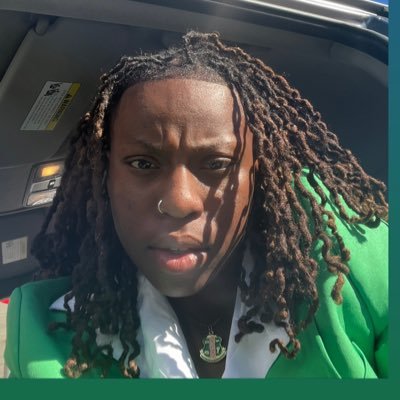 1908 💚💕Student Athlete🎓🏀 | God favor me 🙏🏾| Legacy Elite Coach ⬇️| JCCWb🏀 📚|CHI |TSU 📚masters