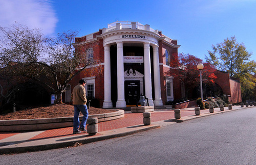 SnellItLikeItIs's profile picture. This is the official twitter of your favorite 24hr dining hall: Sneeeeeeelibrate good times come on!