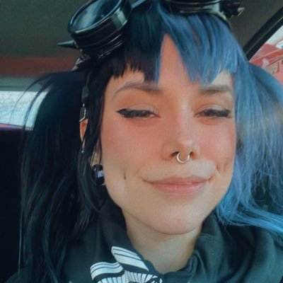 (18+) Suicide Girl 🖤 Twitch Partner ~ Plays with Hoops - I post sad shit & play video games. 🖤