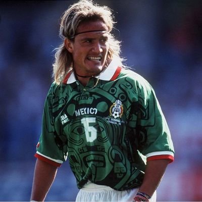 Lazoninho's profile picture. Hard working dreamer. I write about Mexican football in Hebrew as a passion, and about the connection between football & business as a hobby.