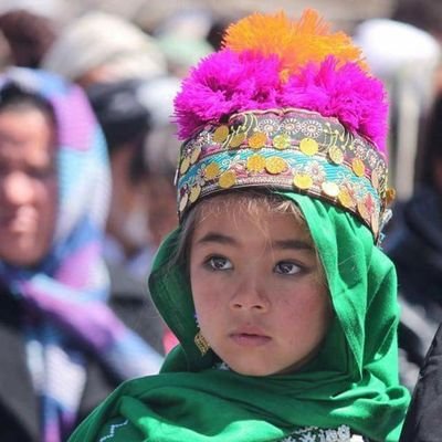 هزارستانی هستم و به هزاره بودنم افتخار میکنم .
#همبستگی_و_اتحاد_هزارگی (انیستاگرام)🤝 💛🤍💙