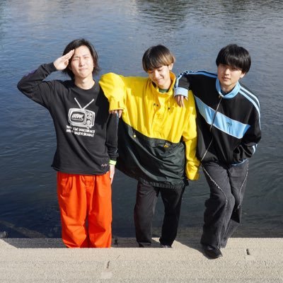 2022年6月21ポップロックバンド 人と人を繋ぐ音楽 Vo/Gt @neon_link_0610 Ba @hashimotobass 、、Dr @reo__drums 各種SNSは下記になります👾👾、 ライブ出演依頼などはDMにお願いいたします