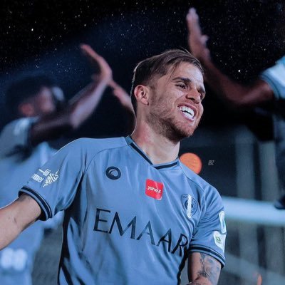 واذا سئلت عن الهلال فقل لهـم هو فرحـة الايـاام لأجيـاال القادمه💙🫀.