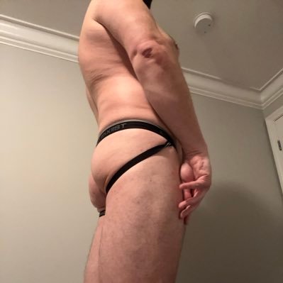 Boston based | 6’4”, 290lbs, size 16 feet. Aways looking to chat and meet new people. DMs welcomed