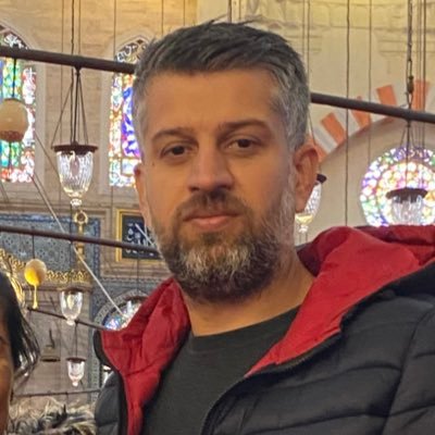 velicengiz33's profile picture. 