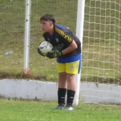24❤💙  

Sos la droga que en las venas me inyectaron al nacer🇺🇦