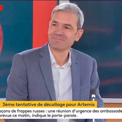 Journaliste @francetv @franceinfo French TV #lespacedunmomentavec sophieadenot #Science #Espace #Aeronautique @ajpae