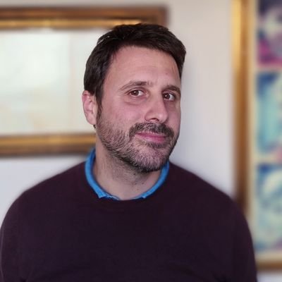 LaureGmez's profile picture. Aficionado a demasiadas cosas. Realizador,operador de cámara y editor Ah bueno! y Trabajador Social. Mi perdición, el cine.