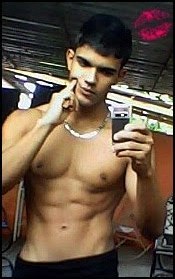 Estudante de Educação Física,aprendiz de cozinheiro,amante da música,apaixonado pela vida,família e minha princesinha twitteira.