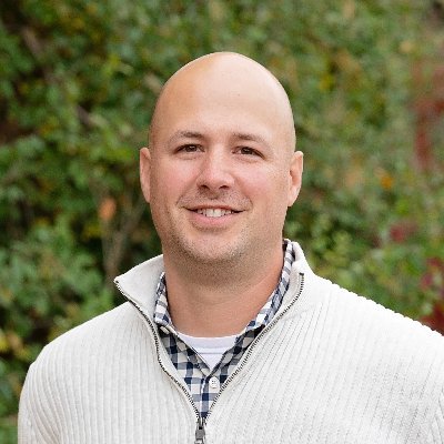 Husband, Father, #Vizslas, #LawnCareNut, Fantasy Football, IT Mgr w/a great team, #vExpert ******